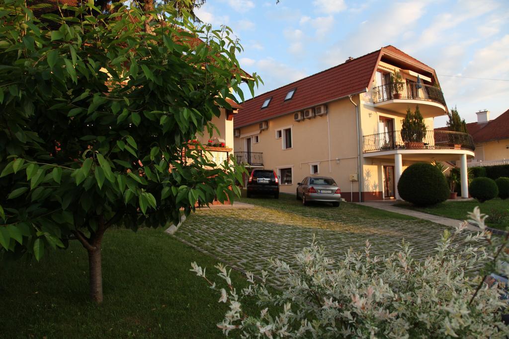 Erika Apartmanhazak ヘーヴィーズ 部屋 写真