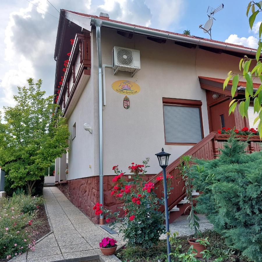 Erika Apartmanhazak ヘーヴィーズ エクステリア 写真