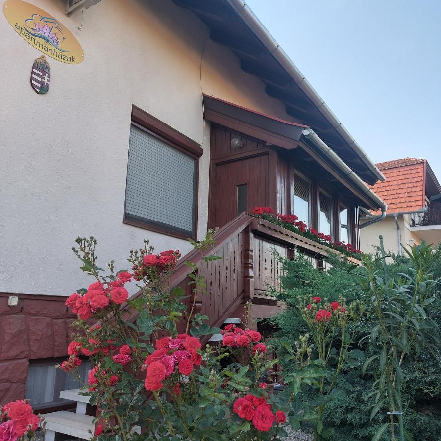 Erika Apartmanhazak ヘーヴィーズ エクステリア 写真