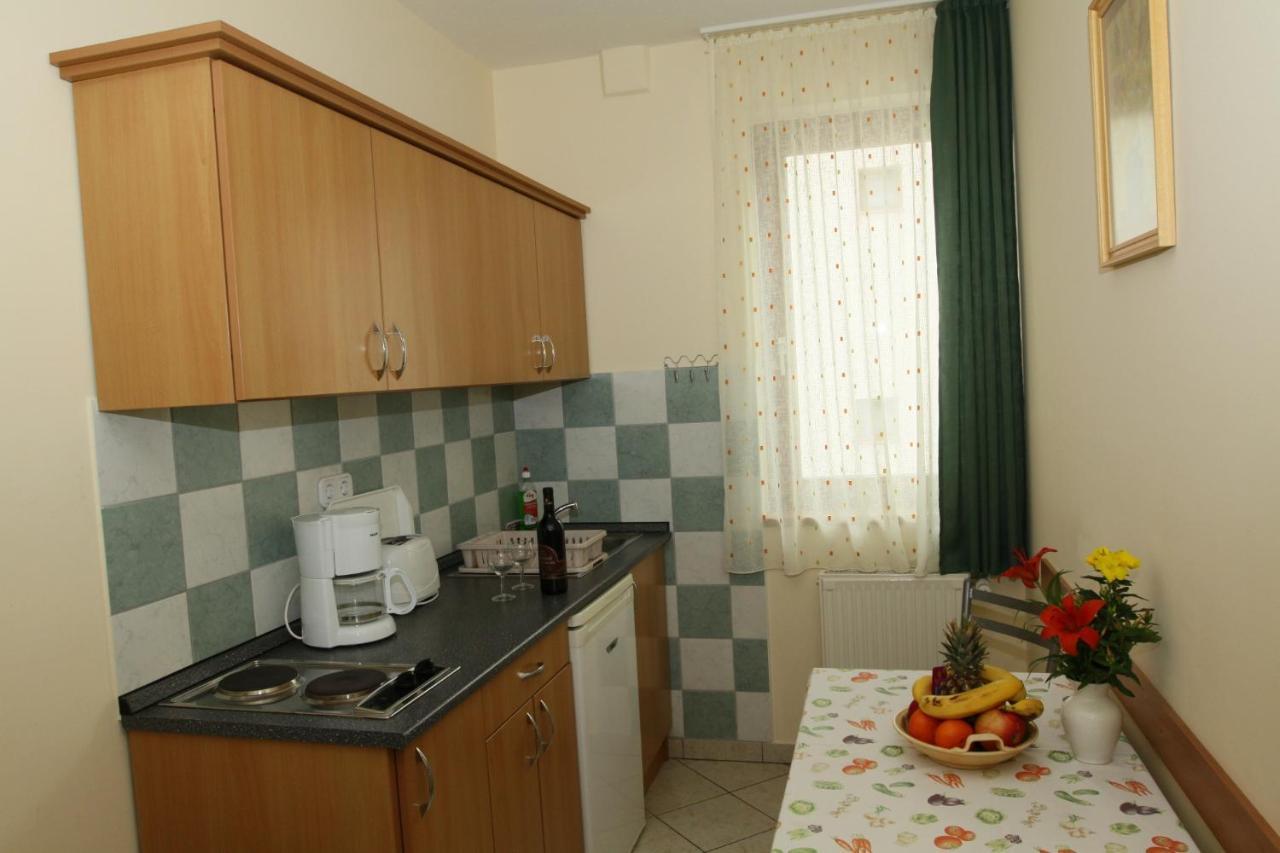 Erika Apartmanhazak ヘーヴィーズ エクステリア 写真