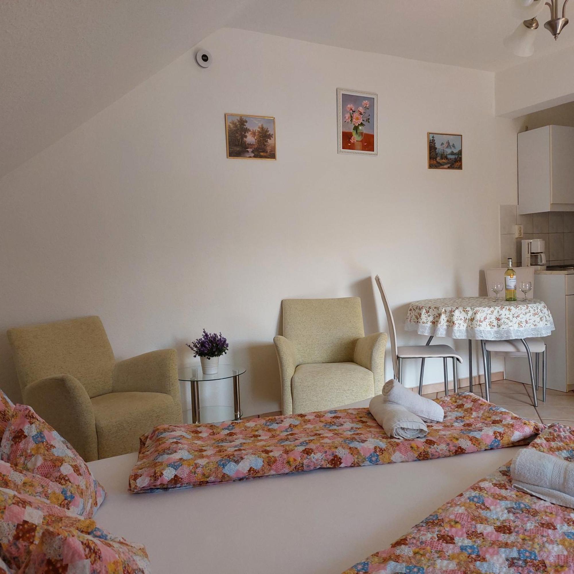 Erika Apartmanhazak ヘーヴィーズ 部屋 写真