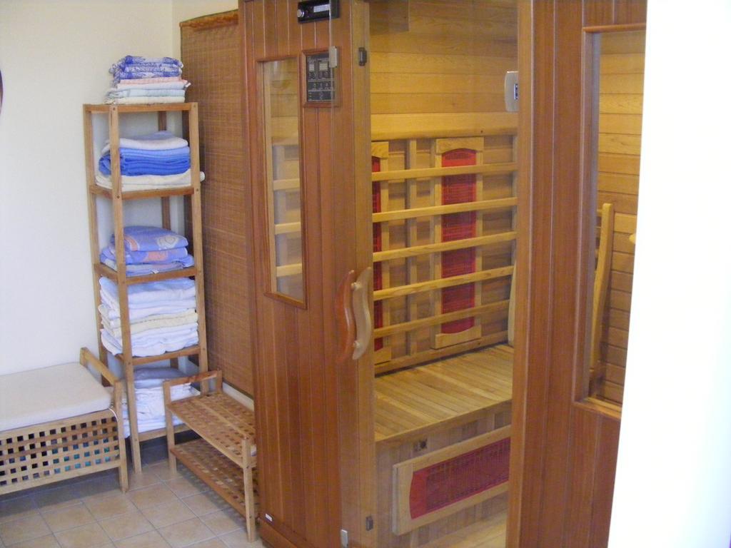 Erika Apartmanhazak ヘーヴィーズ エクステリア 写真