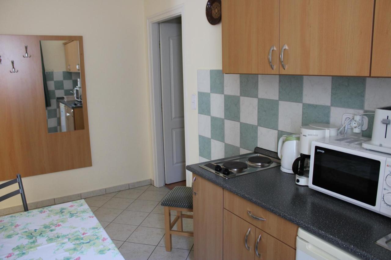 Erika Apartmanhazak ヘーヴィーズ エクステリア 写真