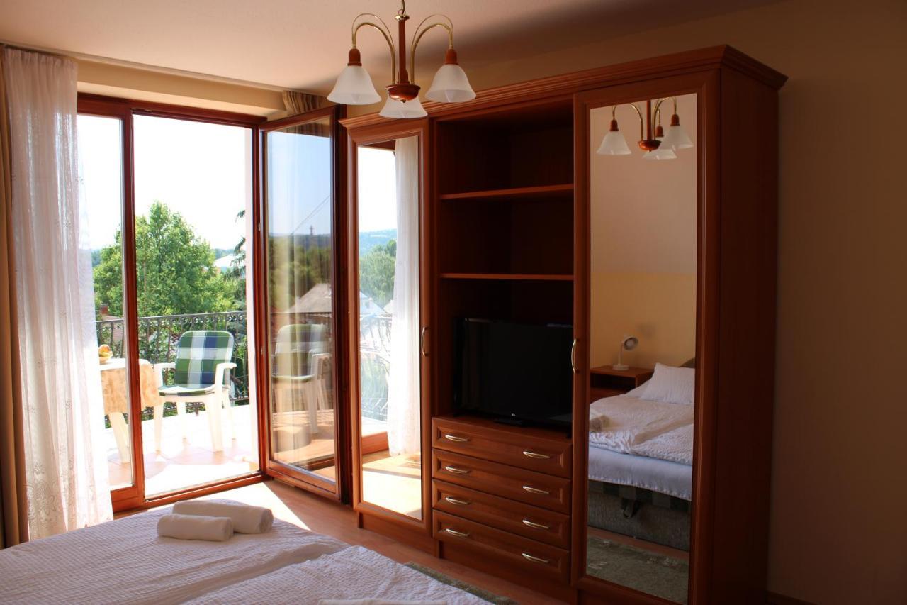 Erika Apartmanhazak ヘーヴィーズ エクステリア 写真
