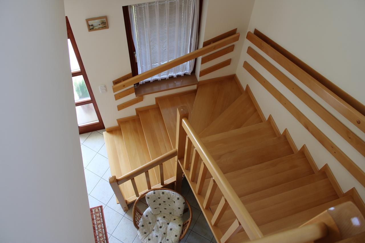 Erika Apartmanhazak ヘーヴィーズ エクステリア 写真