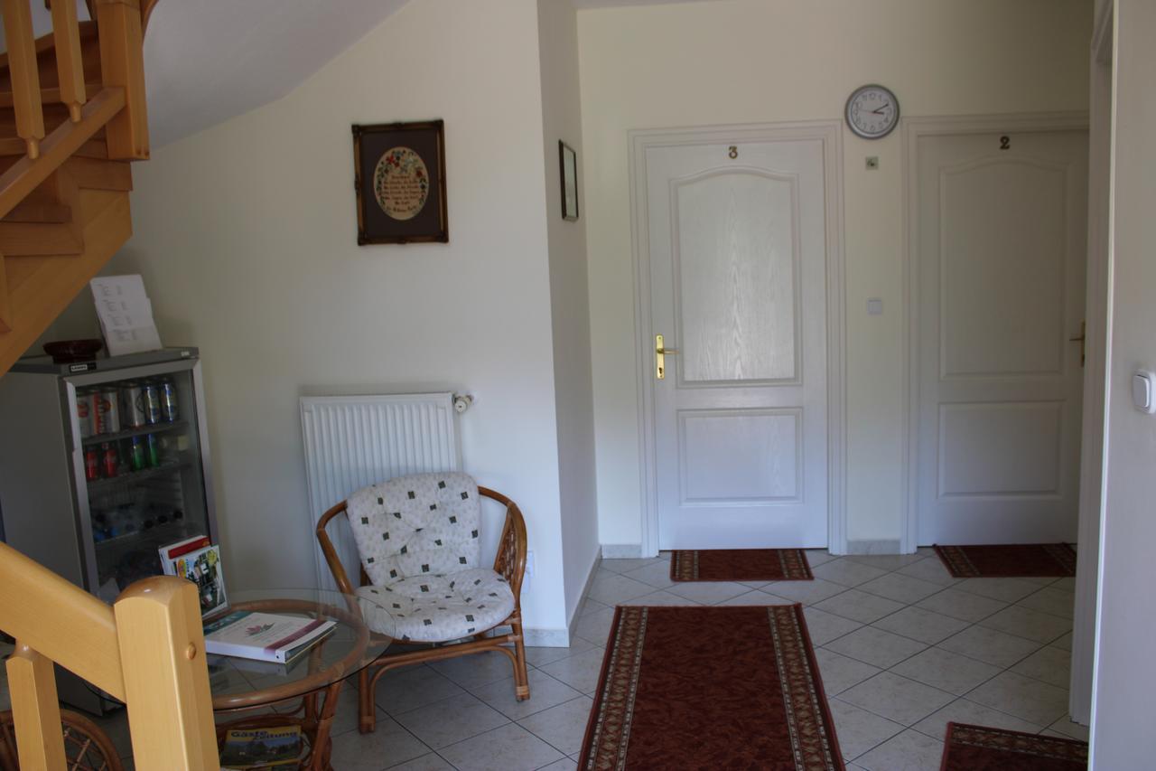 Erika Apartmanhazak ヘーヴィーズ エクステリア 写真