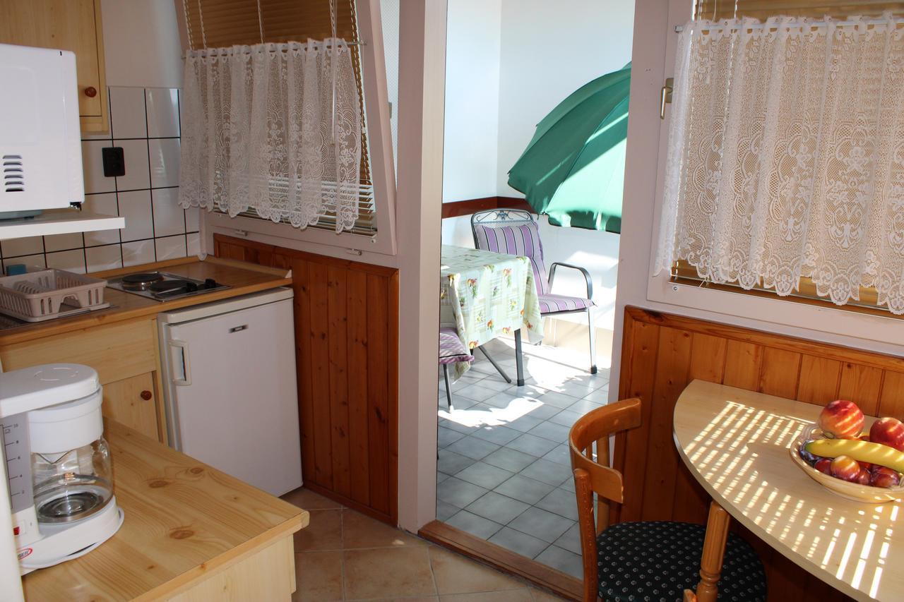 Erika Apartmanhazak ヘーヴィーズ エクステリア 写真